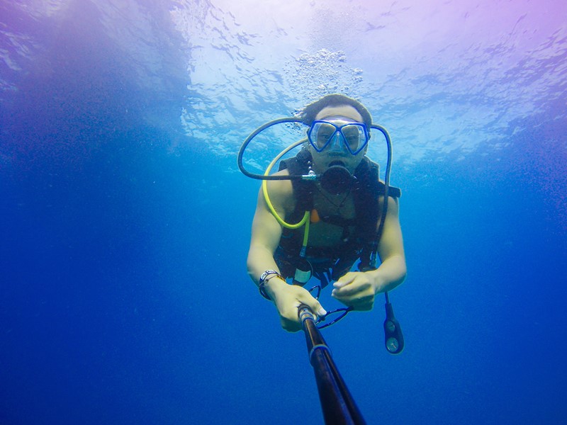 Deep ocean equipment and goggles